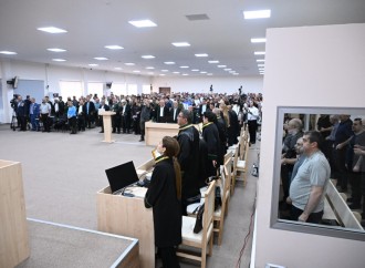 Ermənistan silahlı qüvvələrinin hücumları nəticəsində yaralanmış, mina qurbanı olmuş, evləri dağılmış şəxslər məhkəmədə ifadə veriblər