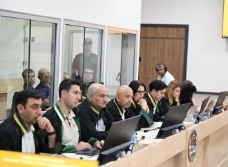 Ermənistan silahlı qüvvələrinin hücumları nəticəsində doğmaları itkin düşmüş, yaralanmış, mina qurbanı olmuş, əsirlikdə işgəncələrə məruz qalmış şəxslər məhkəmədə ifadə veriblə
