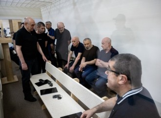 Ermənistan silahlı qüvvələrinin Xankəndiyə, Laçına, Kəlbəcərə, Ağdərəyə, Cəbrayıla, Füzuliyə hücumları nəticəsində məcburi köçkün düşmüş, yaralanmış, doğmaları öldürülmüş şəxslər məhkəmədə ifadə veriblər