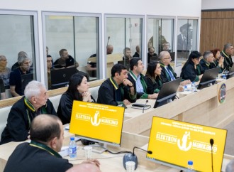 Ermənistan silahlı qüvvələrinin Xankəndiyə, Laçına, Kəlbəcərə, Ağdərəyə, Cəbrayıla, Füzuliyə hücumları nəticəsində məcburi köçkün düşmüş, yaralanmış, doğmaları öldürülmüş şəxslər məhkəmədə ifadə veriblər
