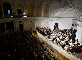 Türk Mədəniyyəti və İrsi Fondunun prezidenti Aktotı Raimkulova “Üzeyir Hacıbəyli və Türk dünyasının musiqisi” adlı konsert proqramında iştirak edib
