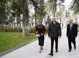 Prezident İlham Əliyev və Birinci xanım Mehriban Əliyeva Bakının Nərimanov rayonunda salınan yeni parkın açılışında iştirak ediblər