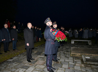 Azərbaycan və Slovakiya Prezidentləri Bratislavada Azadlıq Qapısı abidəsini ziyarət ediblər