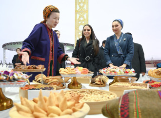 Heydər Əliyev Fondunun vitse-prezidenti Leyla Əliyeva Türkmənistan milli mətbəxinə həsr olunan sərgidə iştirak edib
