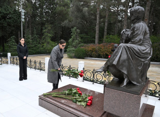 Prezident İlham Əliyev və Birinci xanım Mehriban Əliyeva Ümummilli Lider Heydər Əliyevin məzarını ziyarət ediblər