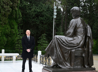 Prezident İlham Əliyev və Birinci xanım Mehriban Əliyeva Ümummilli Lider Heydər Əliyevin məzarını ziyarət ediblər