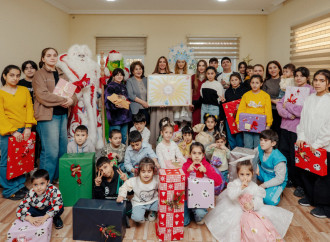 Heydər Əliyev Fondunun vitse-prezidenti Leyla Əliyeva, Arzu Əliyeva və Alena Əliyeva Təmiz Dünya sığınacağında yaşayan uşaqların bayram sevincinə şərik olublar