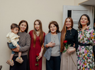 Heydər Əliyev Fondunun vitse-prezidenti Leyla Əliyeva, Arzu Əliyeva və Alena Əliyeva Təmiz Dünya sığınacağında yaşayan uşaqların bayram sevincinə şərik olublar