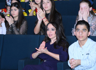 Leyla Əliyeva və Alena Əliyeva Uşaq İncəsənət Festivalının yekun mükafatlandırma mərasimində iştirak ediblər