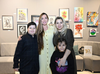 Bakı Media Mərkəzinin rəhbəri Arzu Əliyeva və Alena Əliyeva “Rənglərdə yaşanan 10 il” mövzusunda keçirilən sərgidə iştirak ediblər