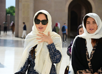 Heydər Əliyev Fondunun vitse-prezidenti Leyla Əliyeva Maskatda Sultan Qabus Böyük Məscidini də ziyarət edib