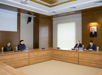 Nazirliyin Aparatının rəhbəri Fuad Musayev Ağdaş rayonunda vətəndaşları qəbul edib