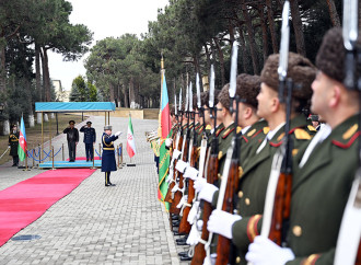 Zakir Həsənov iranlı həmkarı ilə hərbi əməkdaşlığın perspektivlərini müzakirə edib