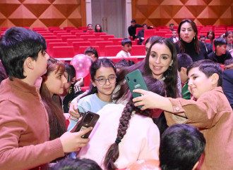 Heydər Əliyev Fondunun vitse-prezidenti Leyla Əliyeva və Alena Əliyeva Gəncə Dövlət Dram Teatrında “İsi və Piti” animasiya serialının premyerasında olublar
