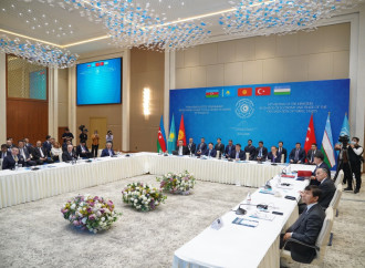 Rövnəq Abdullayev TDT-nin iqtisadiyyat və ticarət nazilərinin iclasında iştirak edib