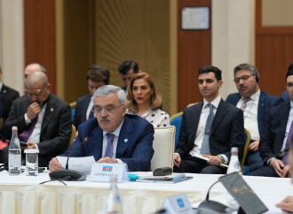 Rövnəq Abdullayev TDT-nin iqtisadiyyat və ticarət nazilərinin iclasında iştirak edib