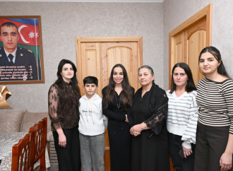 Heydər Əliyev Fondunun vitse-prezidenti Leyla Əliyeva Vətən Müharibəsi Qəhrəmanı Şahin Allahyarovun ailəsini ziyarət edib