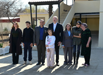 Prezident İlham Əliyev və Birinci xanım Mehriban Əliyeva Xocavənd şəhərində görülmüş işlərlə tanış olub, şəhər və kənd sakinləri ilə görüşüblər
