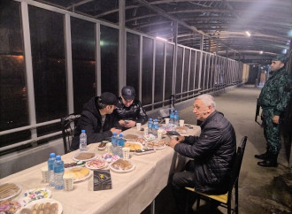 Azərbaycan vətəndaşlarının İrandan təxliyəsi davam edir