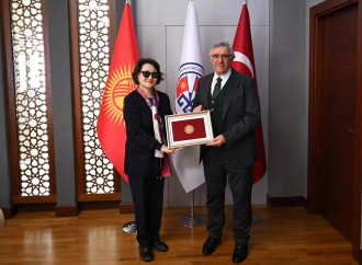 Türk Mədəniyyəti və İrsi Fondu tərəfindən nəşr olunan kitablar Manas Qırğız-Türk Universitetinə hədiyyə edilib