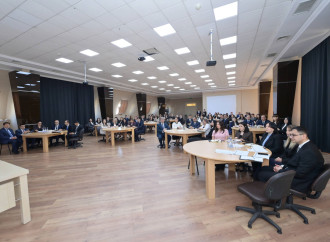 Elm və təhsil naziri yeni direktorlarla məktəb idarəetməsini müzakirə etdi