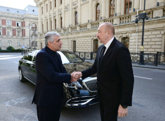 Prezident İlham Əliyev İranın ölkəmizdəki səfirliyində olub, başsağlığı verib
