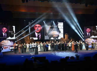 Leyla Əliyeva Heydər Əliyev Sarayında “Yalnız mədəniyyət” adlı musiqili tamaşada iştirak edib