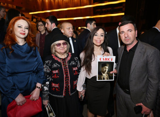 Leyla Əliyeva Heydər Əliyev Sarayında “Yalnız mədəniyyət” adlı musiqili tamaşada iştirak edib