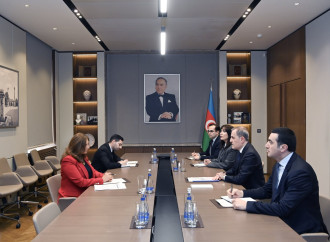 Ceyhun Bayramov Kolumbiya səfiri ilə siyasi dialoqun genişləndirilməsini müzakirə edib