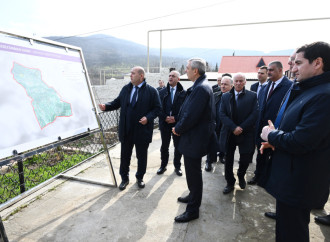 Əlaqələndirmə Qərargahının üzvləri Xocavəndin Quzeyxırman kəndində aparılan təmir-bərpa işləri ilə tanış olublar