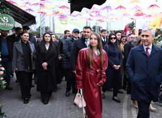 Alena Əliyeva Novruz yarmarkasını ziyarət edib
