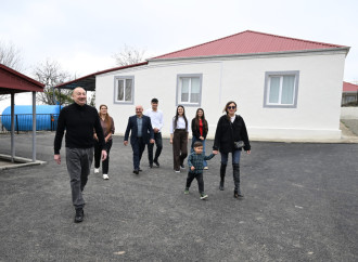 Prezident İlham Əliyev və Birinci xanım Mehriban Əliyeva Xocavəndin Xanoba kəndində fərdi evlərin və infrastrukturun bərpası sahəsində görülən işlərlə tanış olublar
