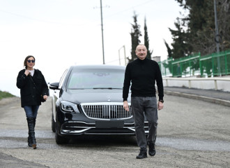 Prezident İlham Əliyev və Birinci xanım Mehriban Əliyeva Xanooba kənd sakinləri ilə səmimi söhbət etdi