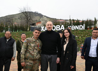 Prezident İlham Əliyev və Birinci xanım Mehriban Əliyeva Xanooba kənd sakinləri ilə səmimi söhbət etdi