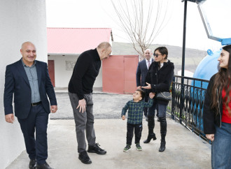 Prezident İlham Əliyev və Birinci xanım Mehriban Əliyeva Xocavəndin Xanoba kəndində fərdi evlərin və infrastrukturun bərpası sahəsində görülən işlərlə tanış olublar