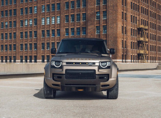 Land Rover Defender Octa sınaqdan keçirildi (FOTO)