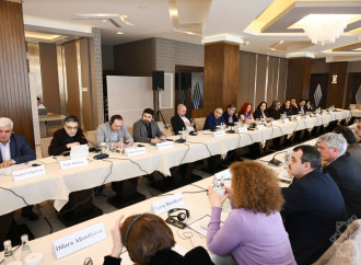 “Sülh Körpüsü” təşəbbüsü çərçivəsində Qəbələdə Azərbaycan və Ermənistan arasında keçirilən dəyirmi masa işini davam etdirib
