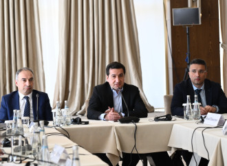 “Sülh Körpüsü” təşəbbüsü çərçivəsində Azərbaycan və Ermənistan vətəndaş cəmiyyətlərinin nümayəndələrinin iştirakı ilə Hikmət Hacıyevlə görüş baş tutub