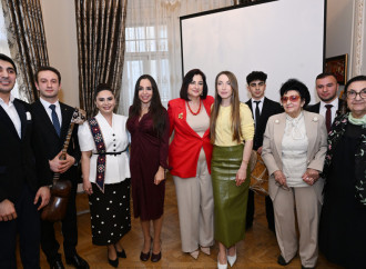 Leyla Əliyeva və Alena Əliyeva “İrəvan: tarixin və itirilmiş irsin əks-sədası” kitabının təqdimat mərasimində iştirak ediblər