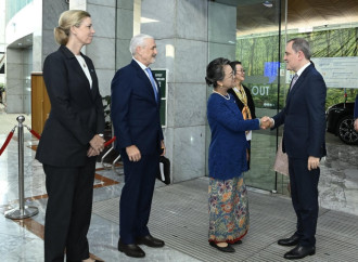 Ceyhun Bayramov Banqkoka rəsmi səfərə gedib