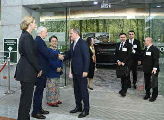 Ceyhun Bayramov Banqkoka rəsmi səfərə gedib