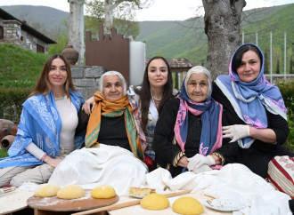 Leyla Əliyeva və Arzu Əliyeva "Yuxarı Baş" Milli Tarix-Memarlıq Qoruğunun ərazisində yerləşən bir sıra tarixi-memarlıq abidələrinin açılışında iştirak ediblər