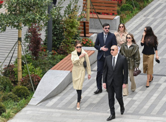 Prezident İlham Əliyev Bakının İslam Səfərli küçəsinin yenidənqurmadan sonra açılışında iştirak edib