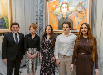 Leyla Əliyeva, Arzu Əliyeva və Alena Əliyeva “Art in Motion” sərgisini ziyarət ediblər