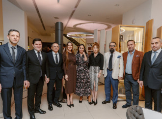 Leyla Əliyeva, Arzu Əliyeva və Alena Əliyeva “Art in Motion” sərgisini ziyarət ediblər