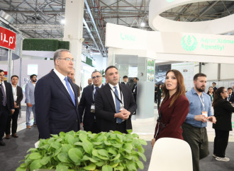 Prezident köməkçiləri Şahmar Mövsümov və Xalid Əhədov “Caspian Agro 2026” və “InterFood Azerbaijan” sərgiləri ilə tanış olublar