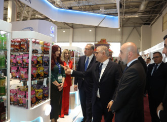 Prezident köməkçiləri Şahmar Mövsümov və Xalid Əhədov “Caspian Agro 2026” və “InterFood Azerbaijan” sərgiləri ilə tanış olublar