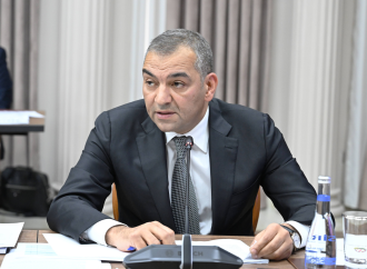 Əli Əsədov iclas keçirdi