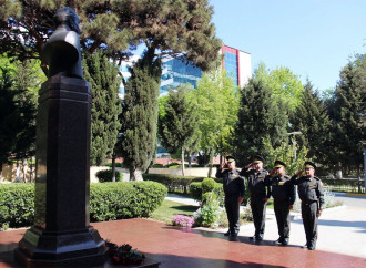 Azərbaycan Ordusunda Ümummilli Lider Heydər Əliyevin anadan olmasının 103-cü ildönümü qeyd edilib
