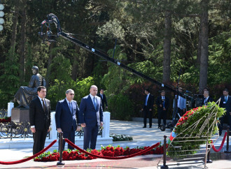 Dövlət və hökumət rəsmiləri Fəxri xiyabanda Ulu Öndərin xatirəsini anıblar